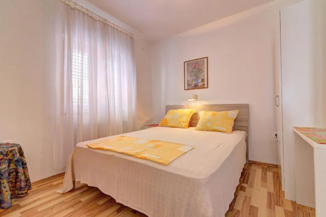 Jelka Nv 1 - Apartment 6 Pax With Two Terraces, Sea View, Parking, Grill Novi Vinodolski